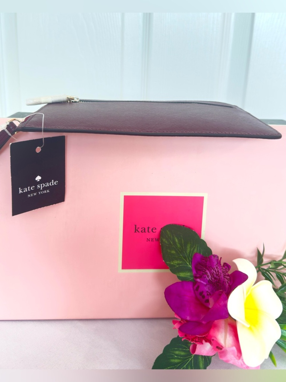 KATE SPADE ~ Rich Burgundy Colored Saffiano Leather Wrap-Around Zip Wristlet - Picture 4 of 9